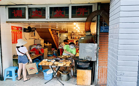 勵志草根創業故事:中年大叔靠賣早餐喜提兩輛27萬SUV！ 第2張